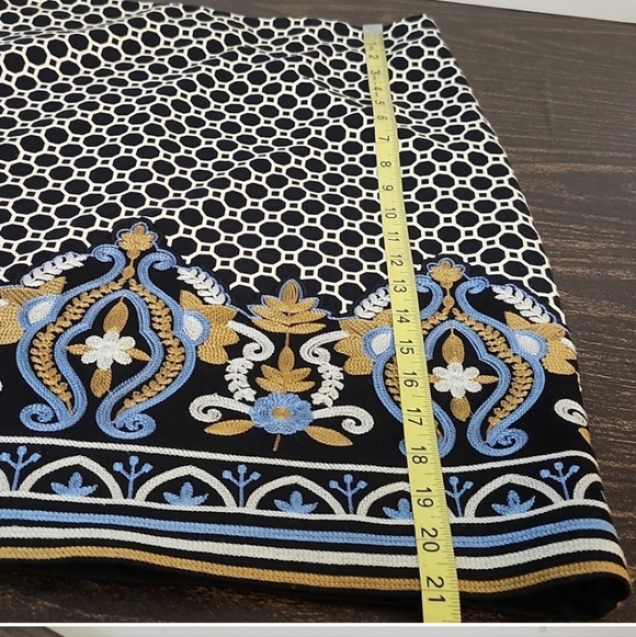 J. Mclaughlin Bees Nest Embroidered Pencil Skirt Womens 10 Career Office Strechy - Picture 4 of 7